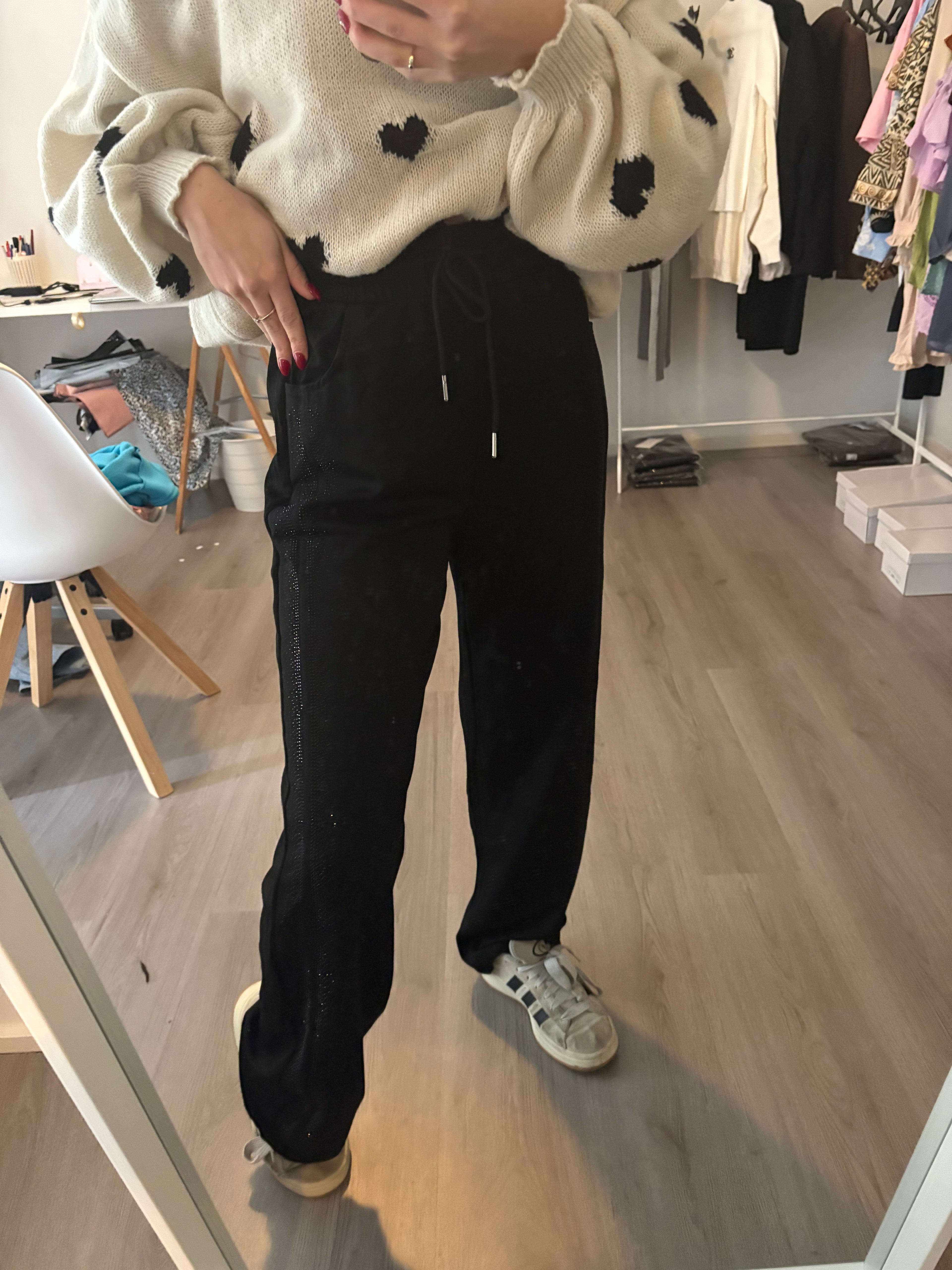 Jogging pants with glitter